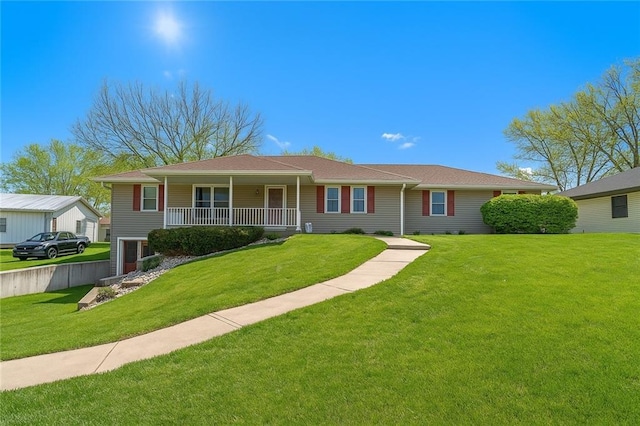 915 Walnut St, Valley Falls, KS 66088 - single story home featuring a front lawn and a porch