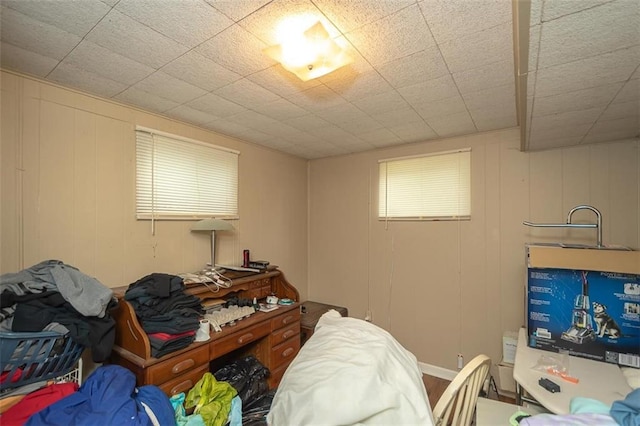 bedroom with a decorative wall