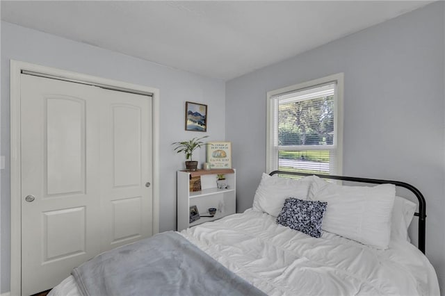 bedroom featuring a closet