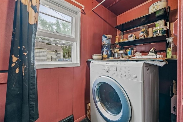 6425 N Edison Ave, Kansas City, MO 64151 - clothes washing area with washer / dryer and laundry area