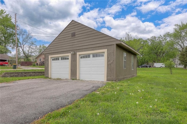 view of detached garage