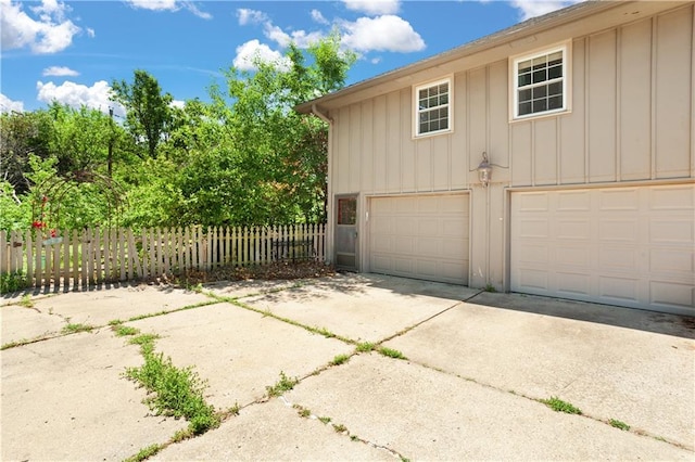 3311 S Crane St, Independence, MO 64055 - view of garage