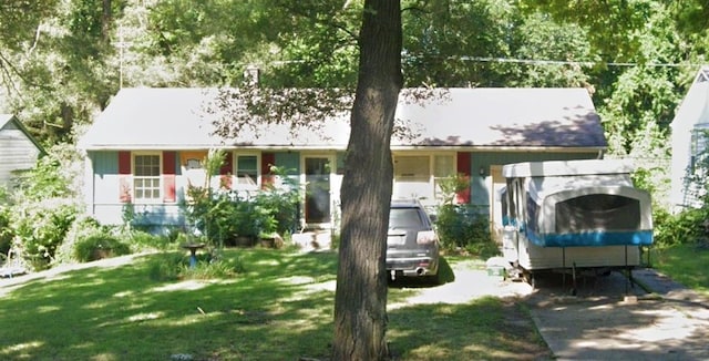 9200 Wornall Rd, Kansas City, MO 64114 - view of front facade featuring a front lawn