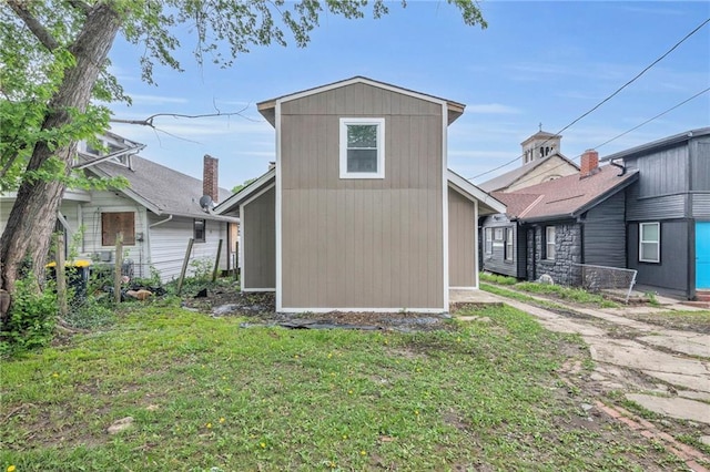 exterior space with a lawn