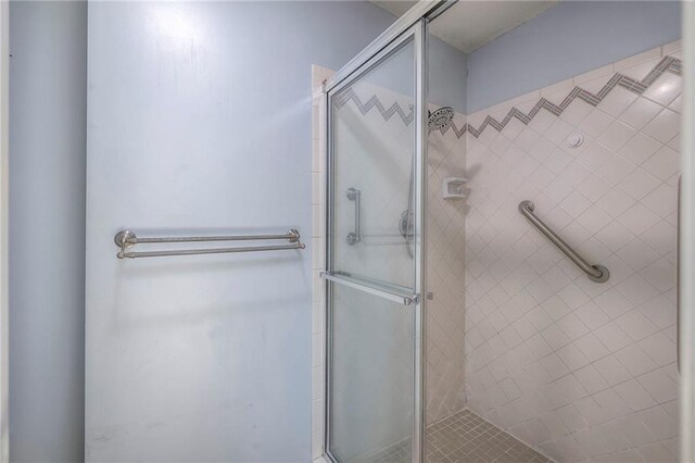 12704 Mohawk Cir, Leawood, KS 66209 - full bath featuring a stall shower