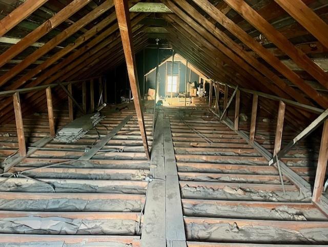 4748 Eastern Ave, Kansas City, MO 64129 - view of attic
