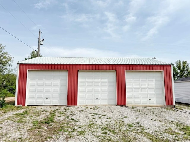 view of detached garage
