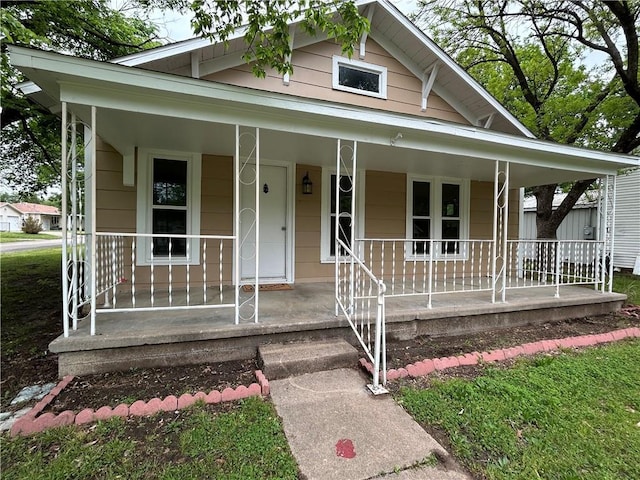 view of front facade featuring covered porch