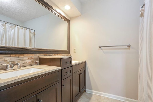 15819 W 147th Ter, Olathe, KS 66062 - full bath featuring vanity, baseboards, and tasteful backsplash