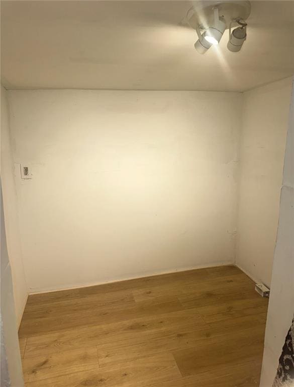 300 W Sea Ave, Independence, MO 64050 - empty room featuring light wood-style floors