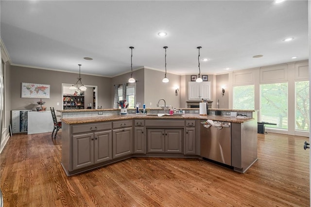 6715 NW 102nd Ter, Kansas City, MO 64154 - kitchen featuring dishwasher, crown molding, a sink, gray cabinets, and wood finished floors