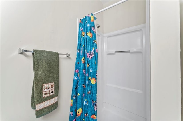 9800 W 147th St, Overland Park, KS 66221 - bathroom with shower / tub combo