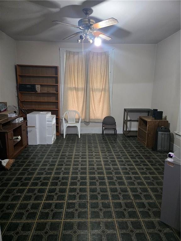 misc room featuring ceiling fan