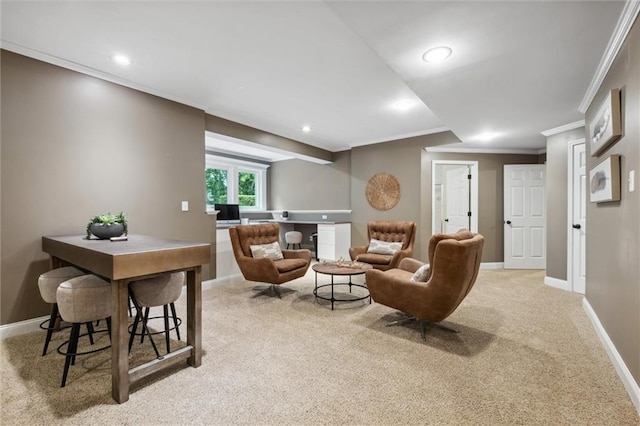 living room with crown molding, light colored carpet, baseboards, and recessed lighting