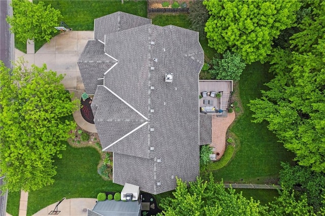 aerial view of property and surrounding area