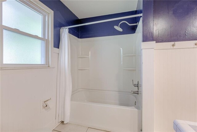 4401 E 104th St, Kansas City, MO 64137 - full bathroom with shower / bathtub combination with curtain, tile patterned floors, and toilet