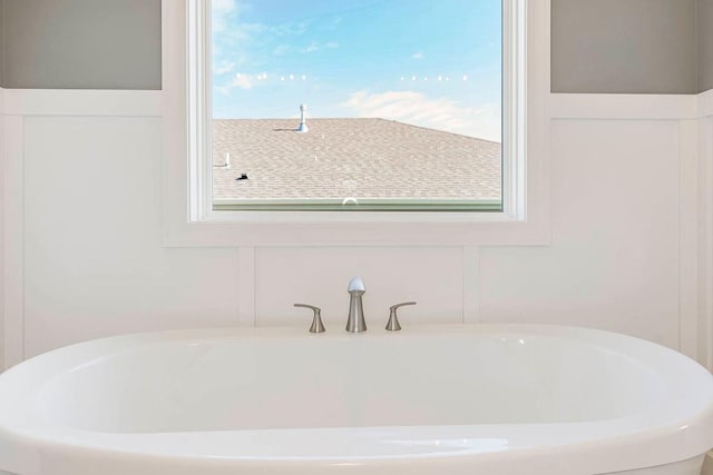 12541 S Hedge Ct, Olathe, KS 66061 - full bath with a freestanding bath