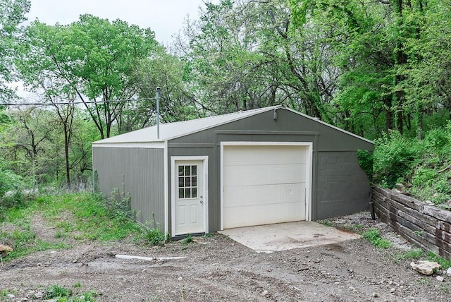 detached garage with driveway