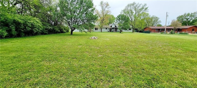 1620 Neosho St, Humboldt, KS 66748 - view of yard