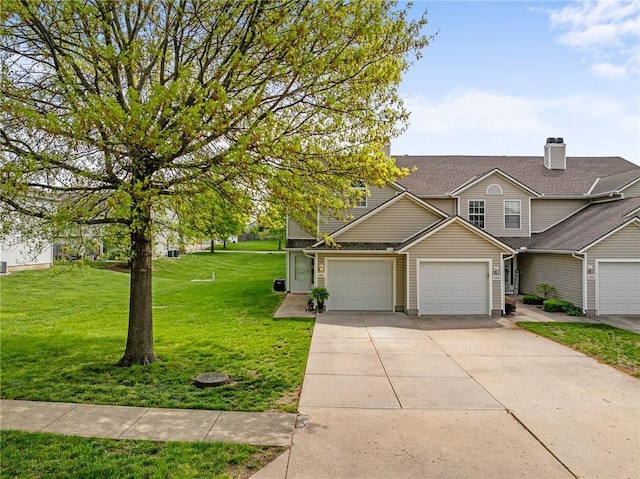 traditional home featuring driveway and a front yard