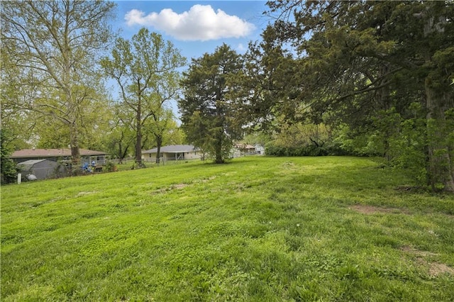 2640 S 53rd St, Kansas City, KS 66106 - view of yard featuring fence