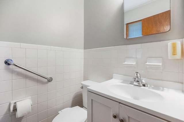 1835 Miami St, Leavenworth, KS 66048 - bathroom featuring tile walls and vanity