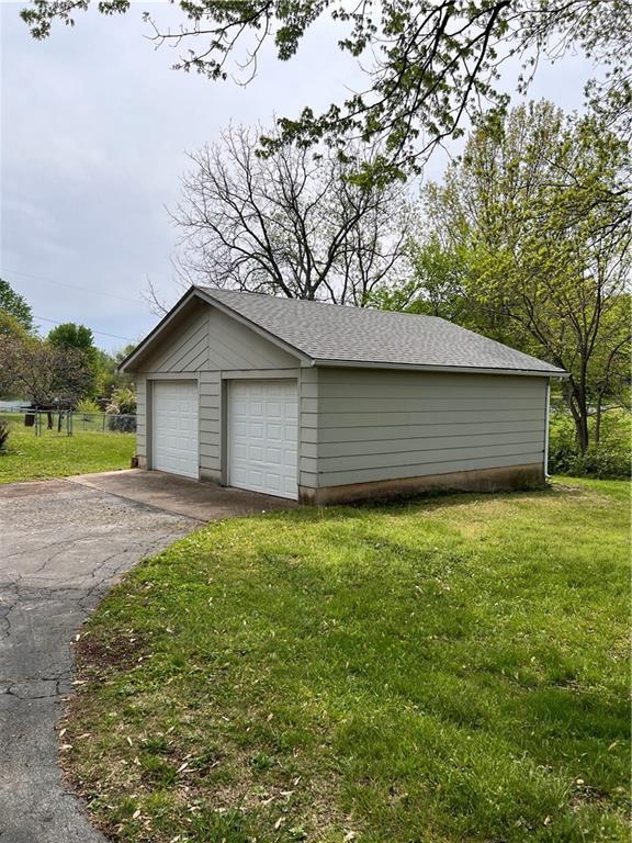 view of detached garage