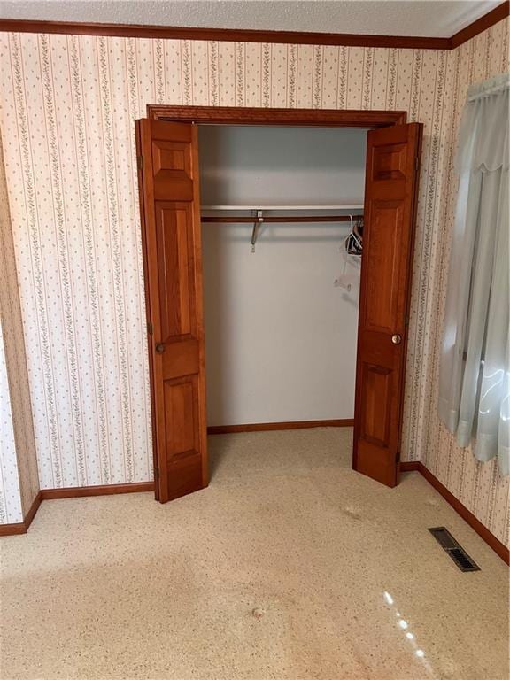 closet with visible vents