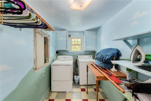 314 N Lake St, Pleasant Hill, MO 64080 - washroom with independent washer and dryer, laundry area, baseboards, and light floors
