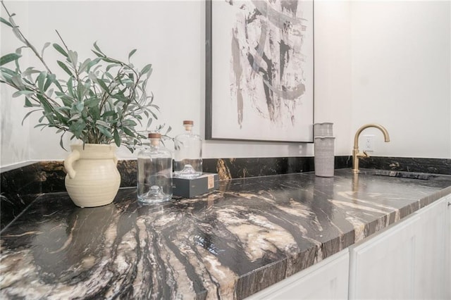 9440 Manor Rd, Leawood, KS 66206 - detailed view of a sink