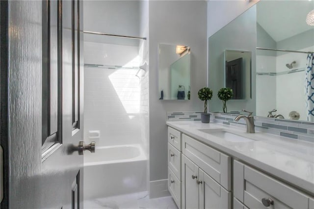 4016 W 79th St, Prairie Village, KS 66208 - full bath featuring backsplash, vaulted ceiling, shower / bath combination with curtain, and vanity