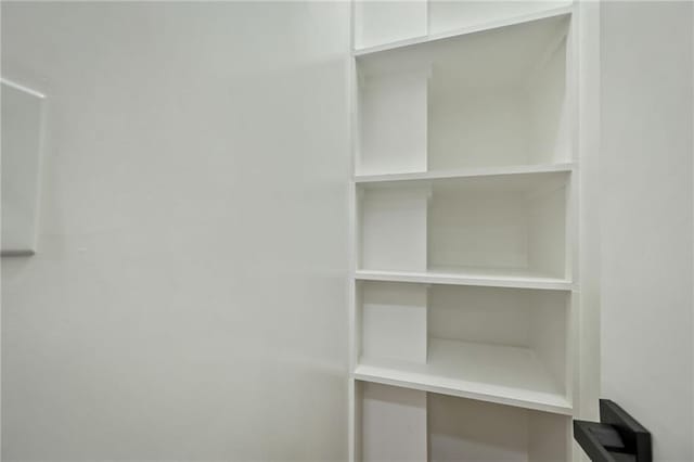 3907 Scherer Rd, Lees Summit, MO 64082 - interior space