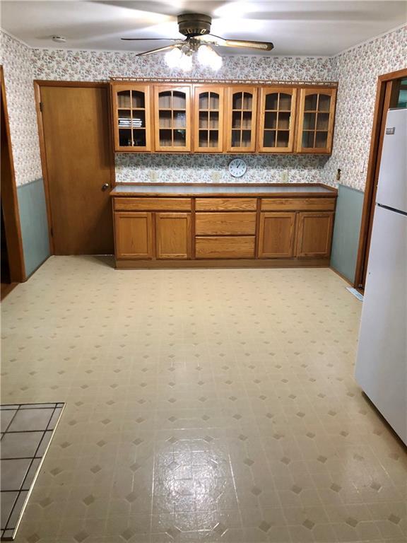 3305 S 33rd Ter, Saint Joseph, MO 64503 - photo 4