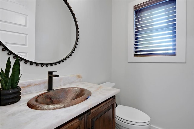 11212 W 170th Pl, Overland Park, KS 66221 - bathroom with vanity and toilet