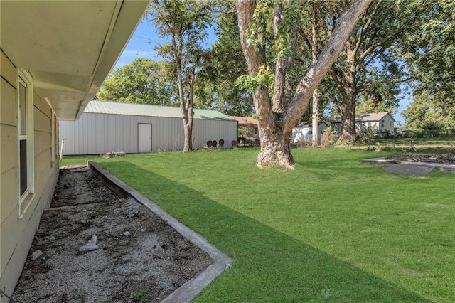 512 W 6th St, Carrollton, MO 64633 - view of yard