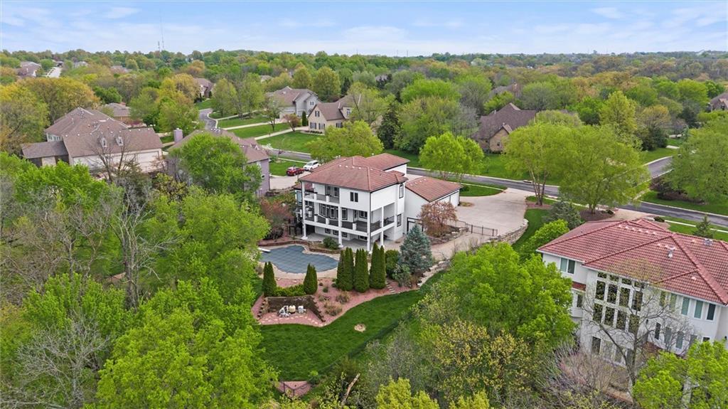 birds eye view of property featuring a residential view