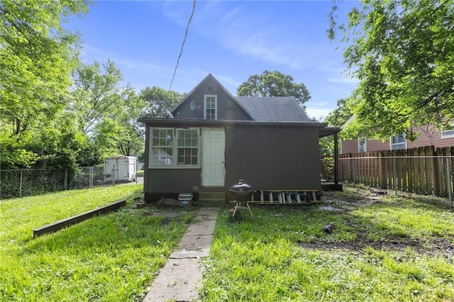 628 S Mulberry St, Ottawa, KS 66067 - back of house featuring entry steps