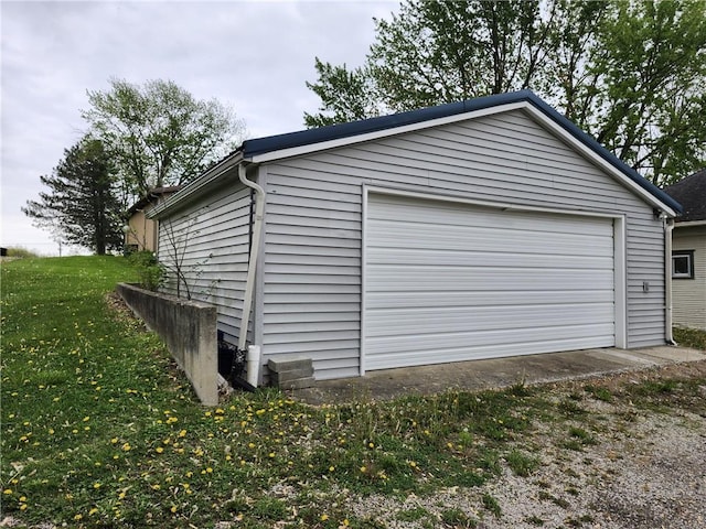 view of detached garage