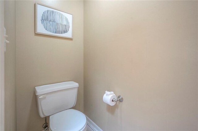 bathroom featuring toilet