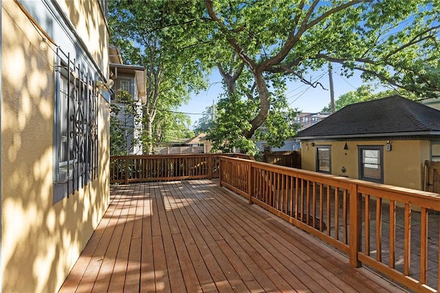 3700 Jefferson St, Kansas City, MO 64111 - wooden terrace with fence