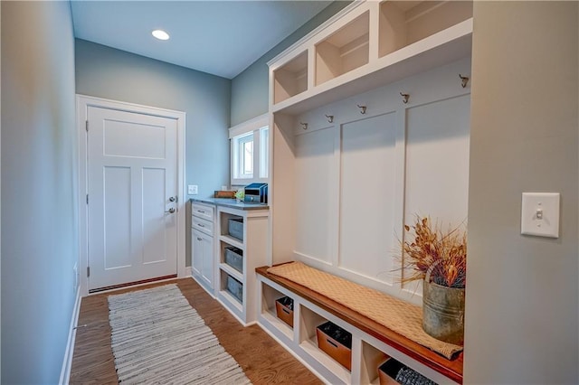 18 Black Hawk Dr, Lake Winnebago, MO 64034 - mudroom with dark wood-type flooring, baseboards, and recessed lighting