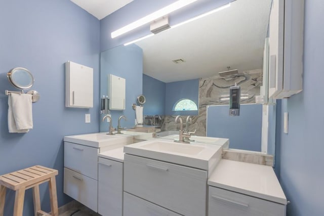 6512 N Fisk Ct, Kansas City, MO 64151 - full bath with double vanity