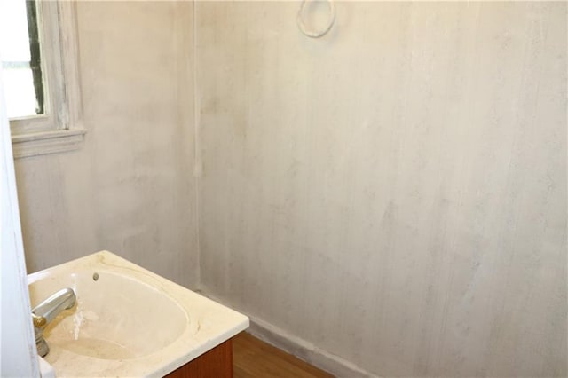bathroom featuring a sink