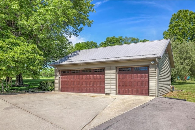 view of detached garage