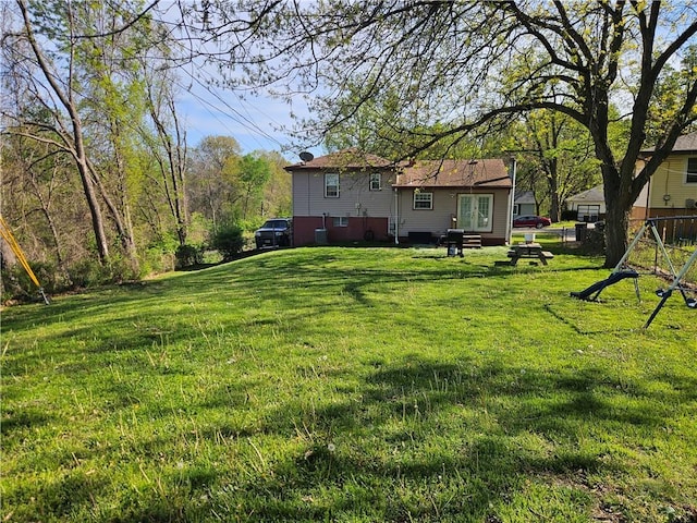 8212 NE 51st St, Kansas City, MO 64119 - view of yard with fence