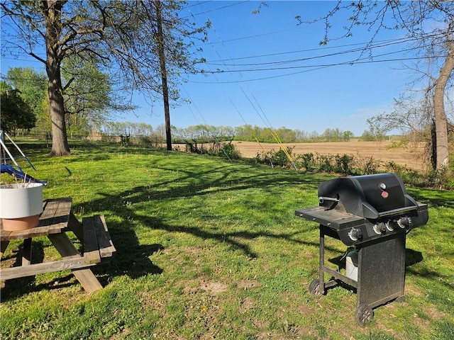 8212 NE 51st St, Kansas City, MO 64119 - view of yard featuring a rural view