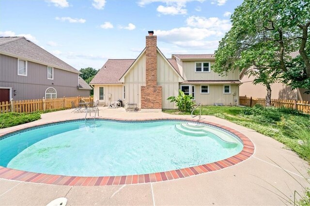 4071 SW Royale Ct, Lees Summit, MO 64082 - view of swimming pool with a patio area