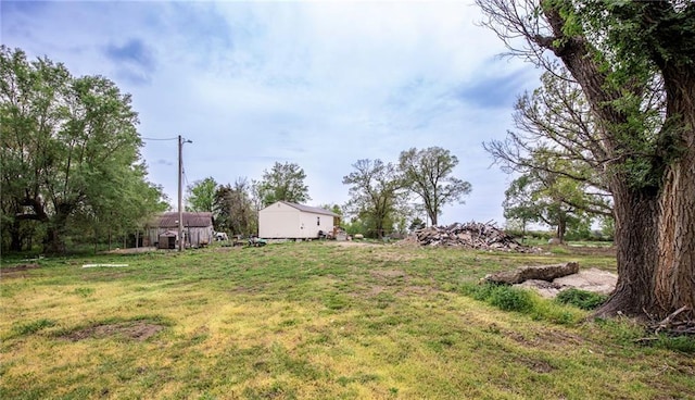 5971 Montgomery Rd, Mound City, KS 66056 - view of yard
