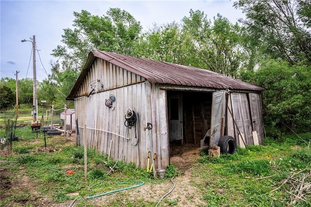 5971 Montgomery Rd, Mound City, KS 66056 - view of outbuilding with an outdoor structure