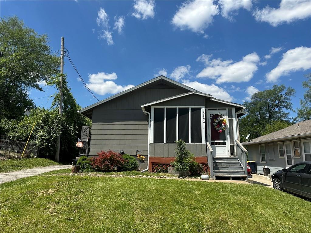 4542 Lister Ave, Kansas City, MO 64130 - photo 1